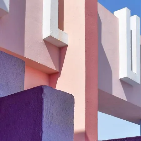 Riurau - Iconic Red Calpe