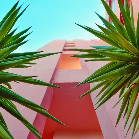 Riurau - Iconic Red Apartment *