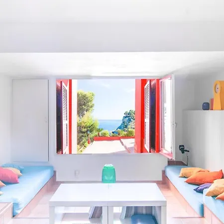 Riurau - Iconic Red *
